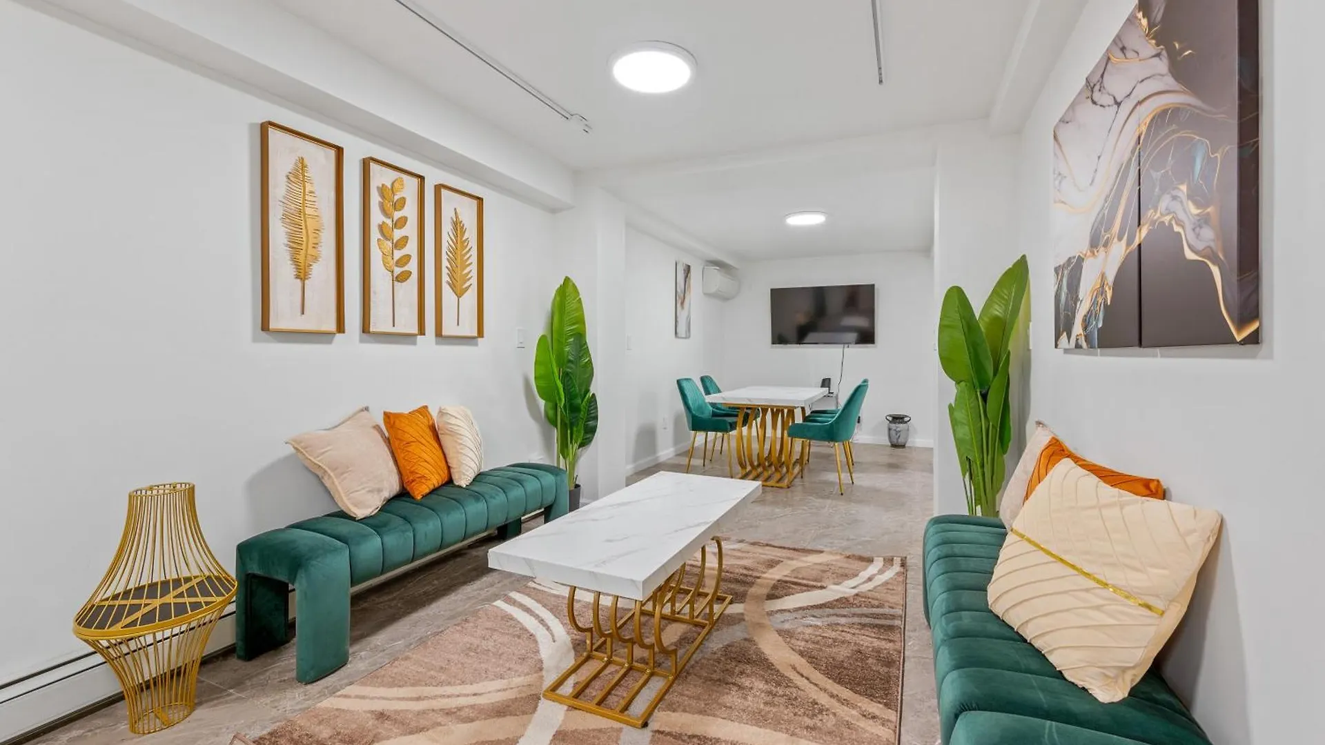 Active Central Park East 3Bedrooms 2 Bathrooms 1700 Sf New York