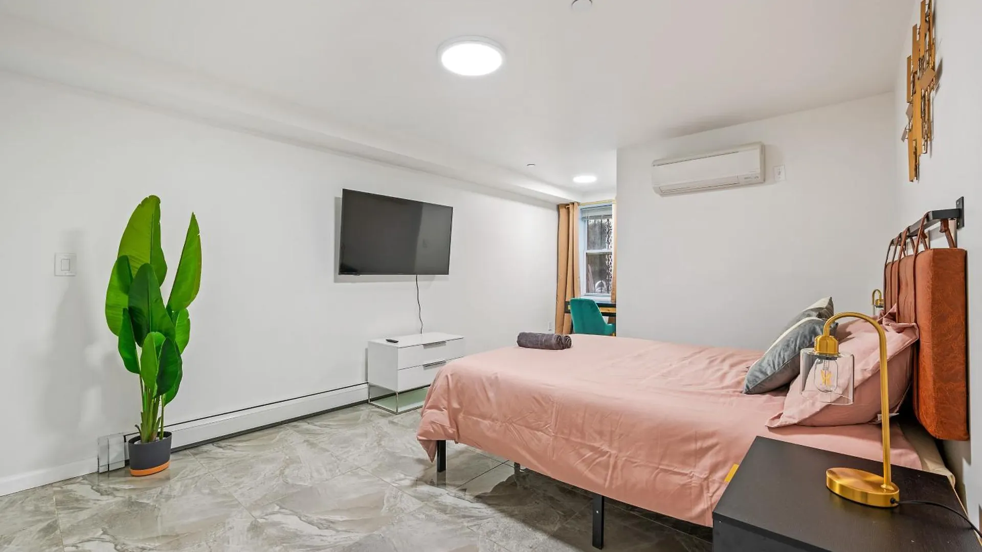 Active Central Park East 3Bedrooms 2 Bathrooms 1700 Sf New York 0*,