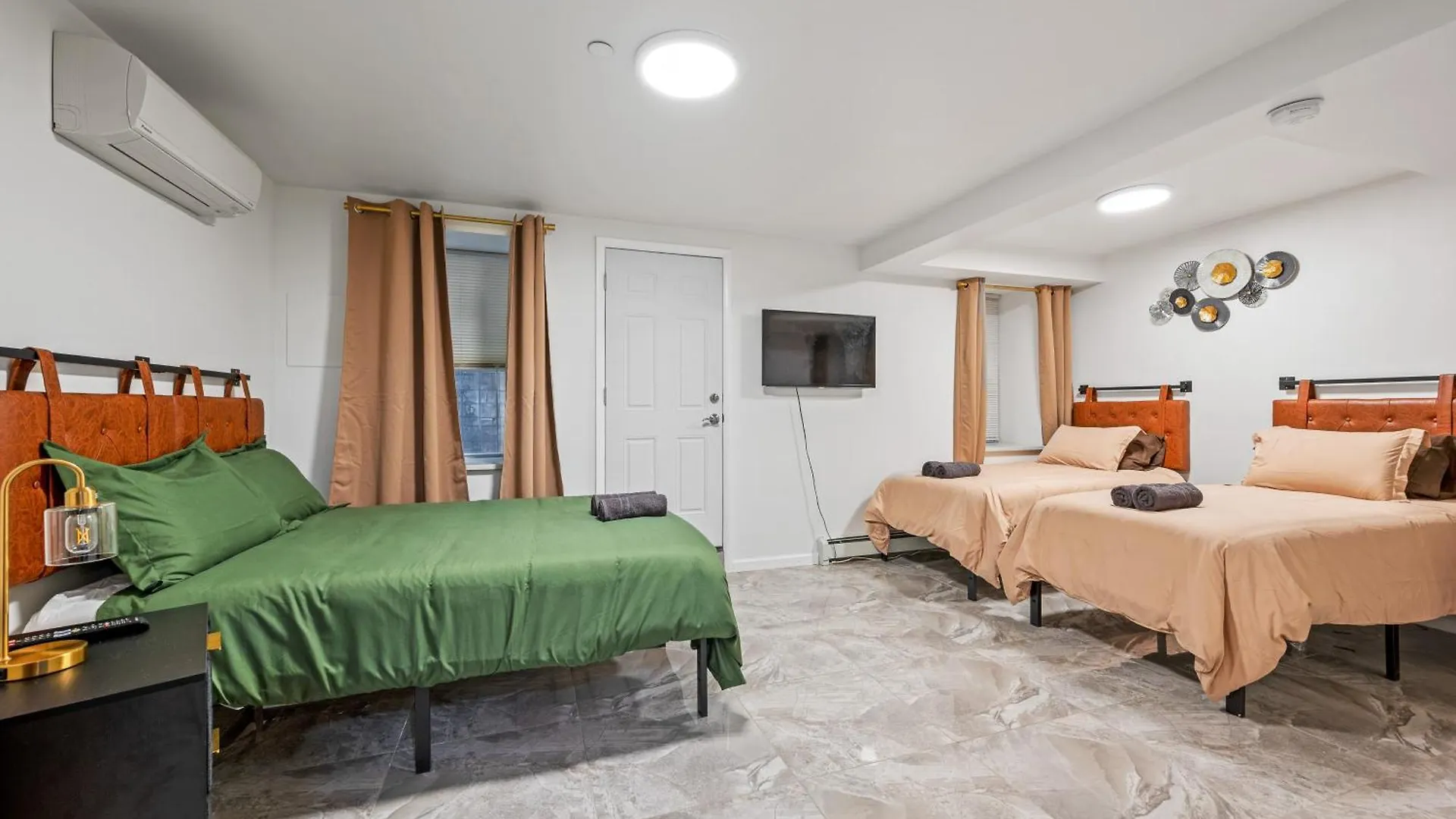 Active Central Park East 3Bedrooms 2 Bathrooms 1700 Sf New York